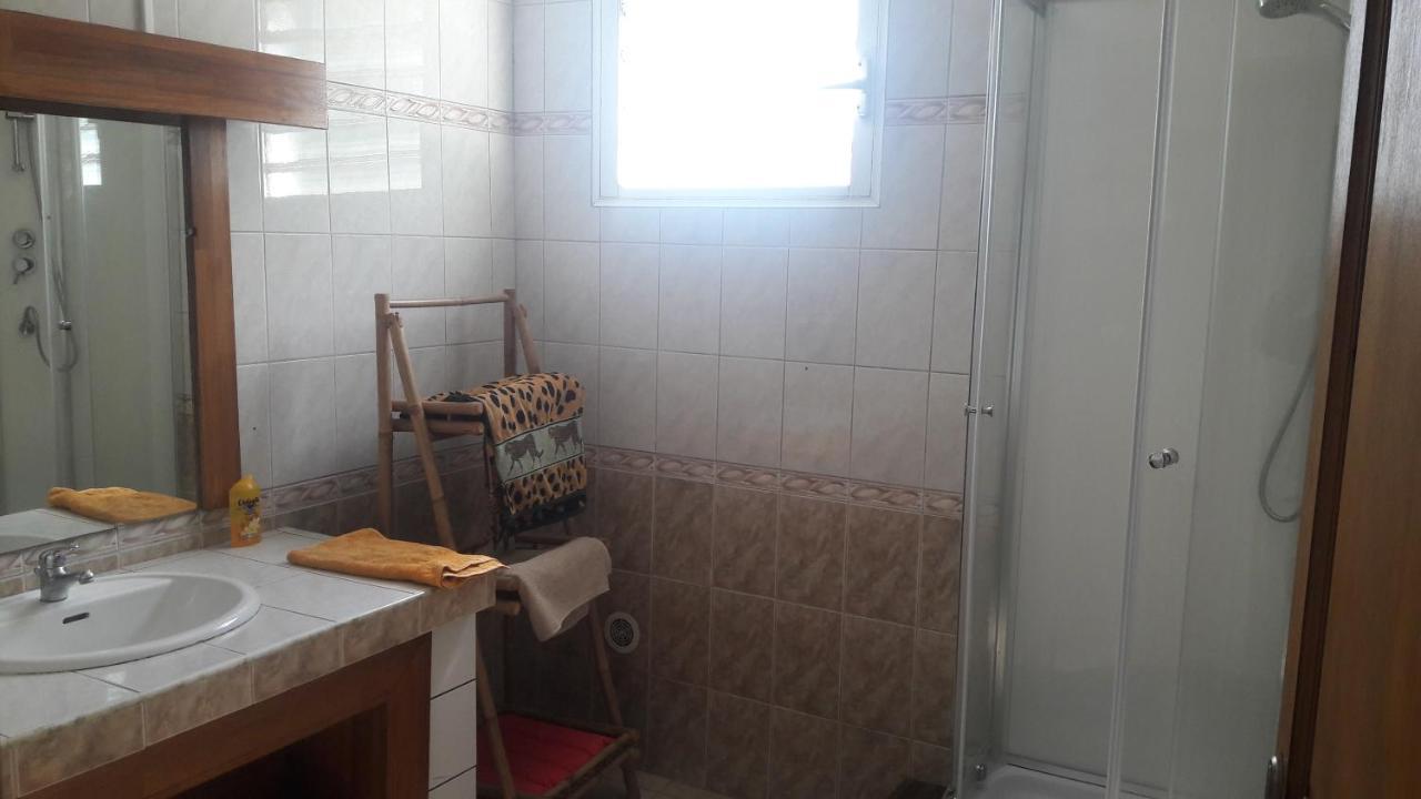 Lakazadom974 - Chambres D'Hotes Saint-Gilles-les Hauts المظهر الخارجي الصورة